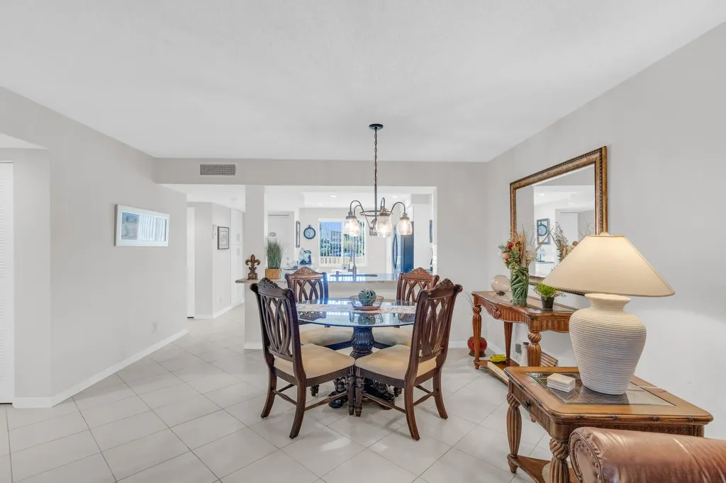 7185 Huntington Lane Delray Beach FL 33446