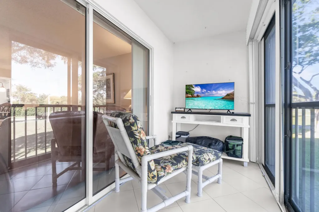 7185 Huntington Lane Delray Beach FL 33446