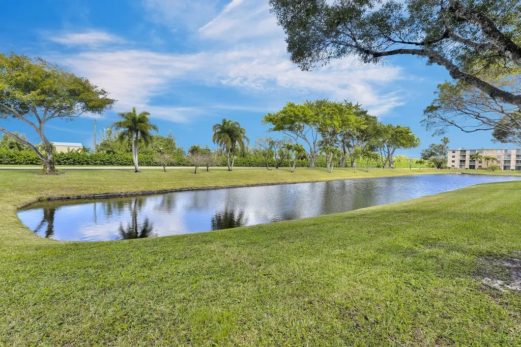 7185 Huntington Lane Delray Beach FL 33446
