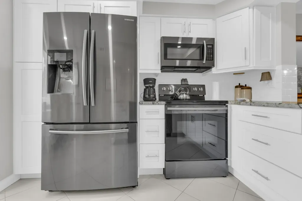 7185 Huntington Lane Delray Beach FL 33446