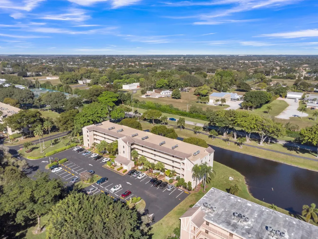 7185 Huntington Lane Delray Beach FL 33446