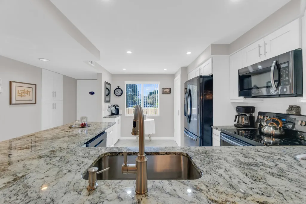 7185 Huntington Lane Delray Beach FL 33446