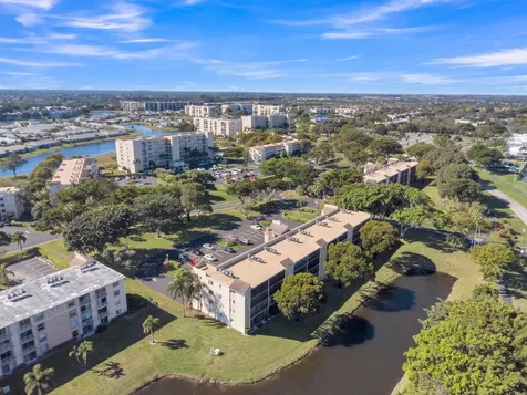 7185 Huntington Lane Delray Beach FL 33446