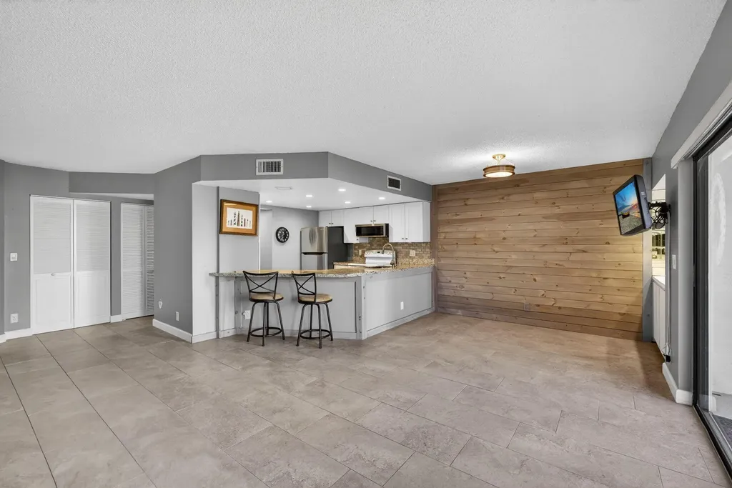 1605 S Us Highway 1 Jupiter FL 33477