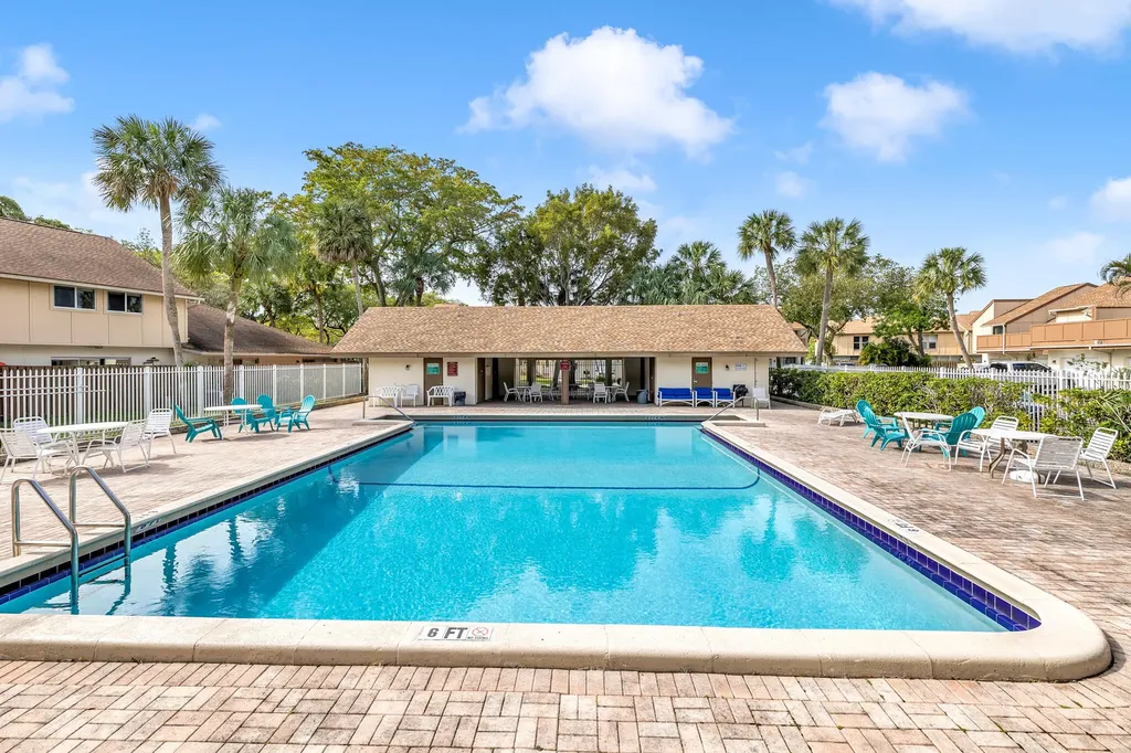881 NW 81 Way Plantation FL 33324