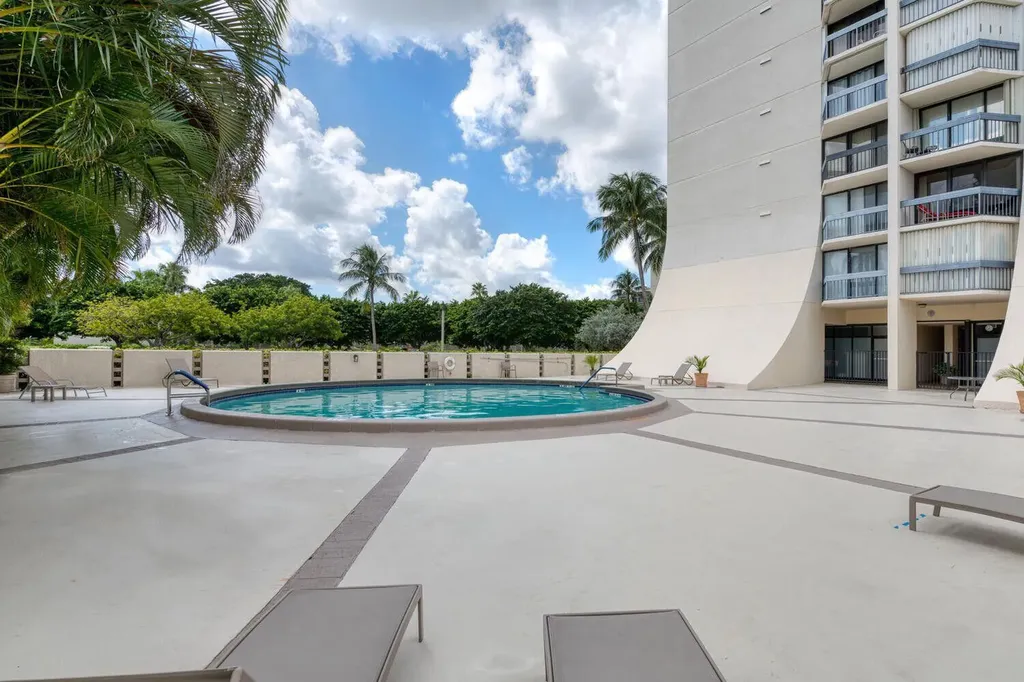 2400 Presidential Way West Palm Beach FL 33401