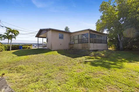 110 SW 12th Avenue South Bay FL 33493