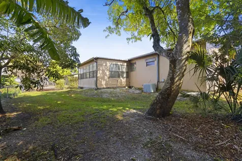 110 SW 12th Avenue South Bay FL 33493