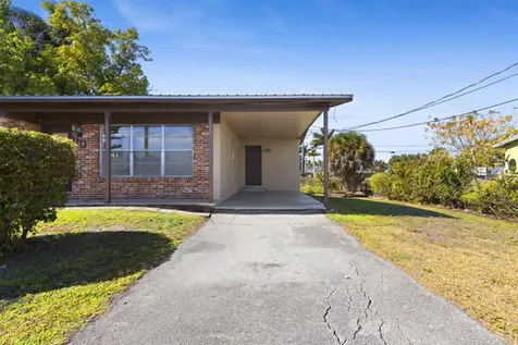 110 SW 12th Avenue South Bay FL 33493