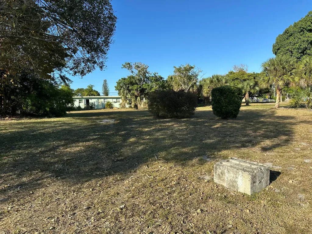221 NE 9th Avenue Boynton Beach FL 33435