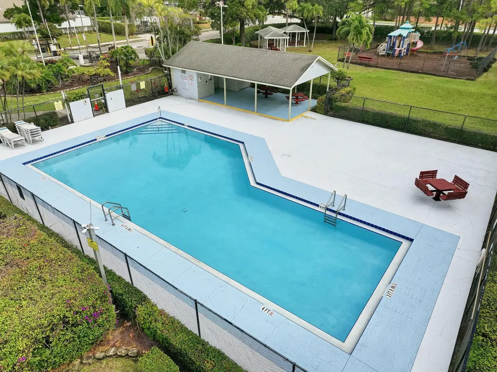 2805 Foxhall Drive E West Palm Beach FL 33417