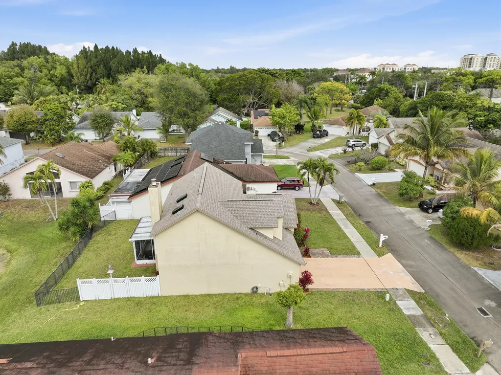 2805 Foxhall Drive E West Palm Beach FL 33417