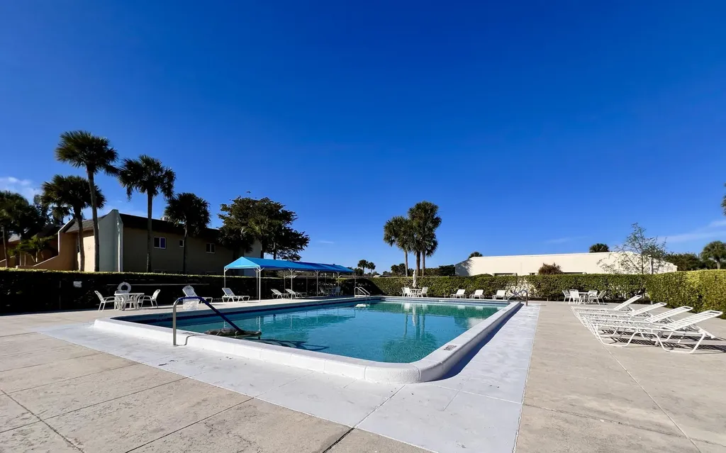 150 Lake Meryl Drive West Palm Beach FL 33411