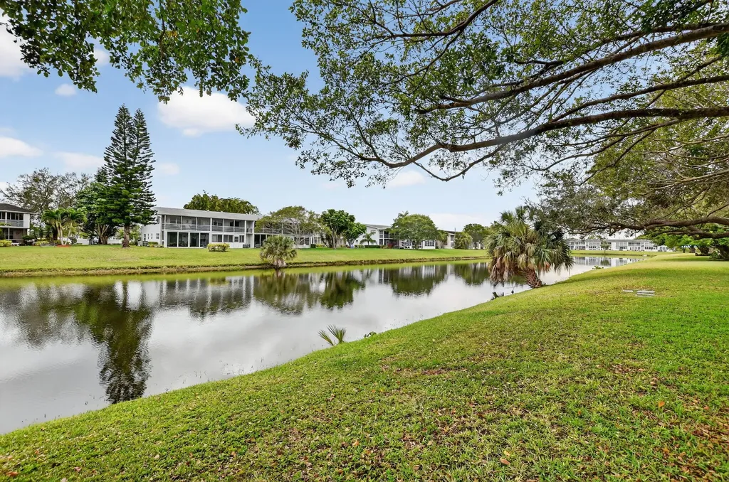 477 Tilford V Deerfield Beach FL 33442