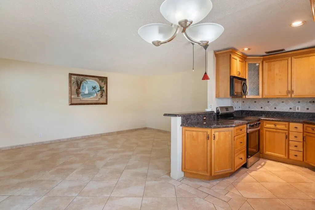 56 Windsor C West Palm Beach FL 33417