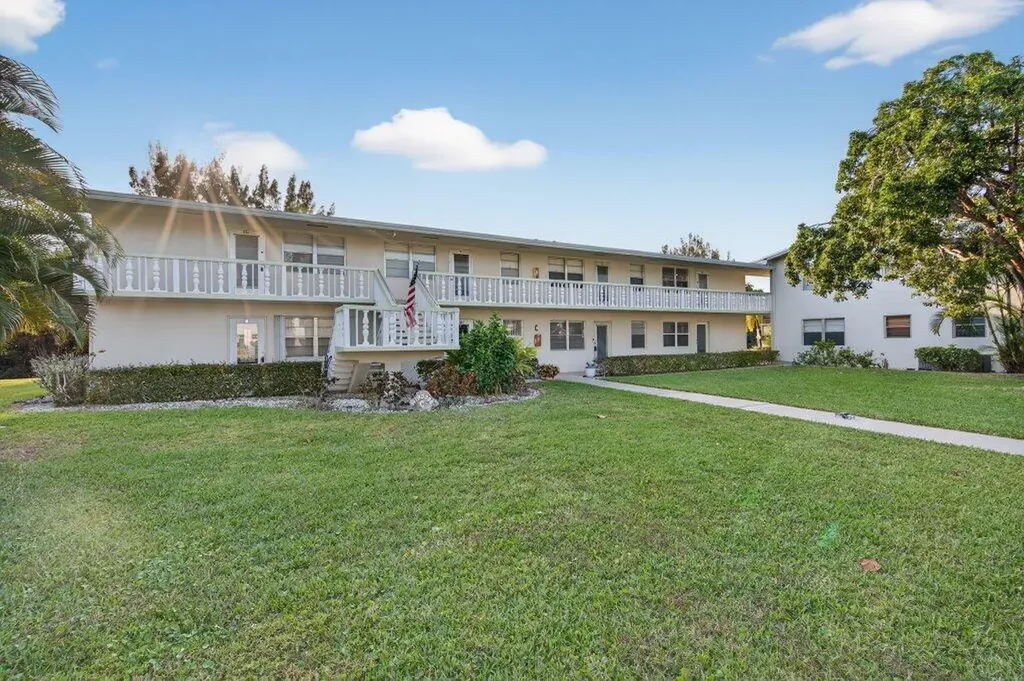 56 Windsor C West Palm Beach FL 33417