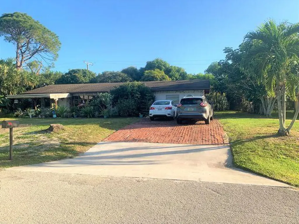 5098 Conklin Drive Delray Beach FL 33484