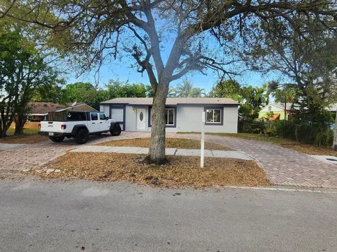 6821 SW 17th Street North Lauderdale FL 33068