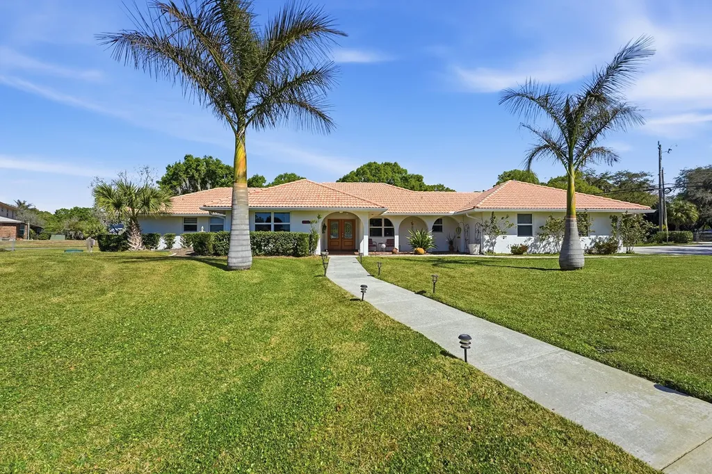 1100 Fleetwood Lane Fort Pierce FL 34982