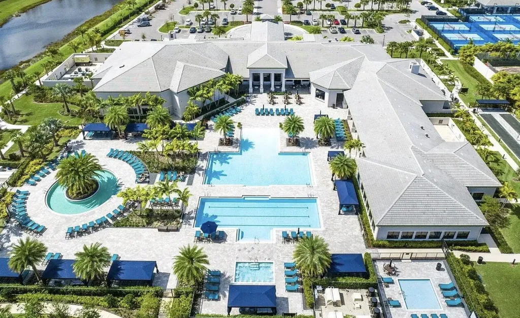 9930 Pecorino Isle Boynton Beach FL 33473