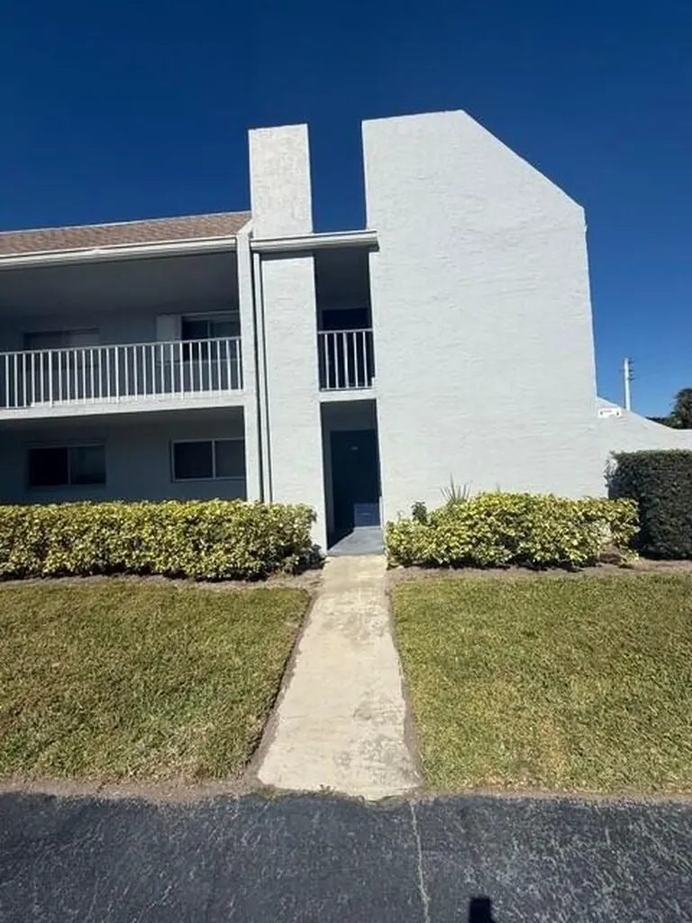 2900 SW 22nd Avenue Delray Beach FL 33445