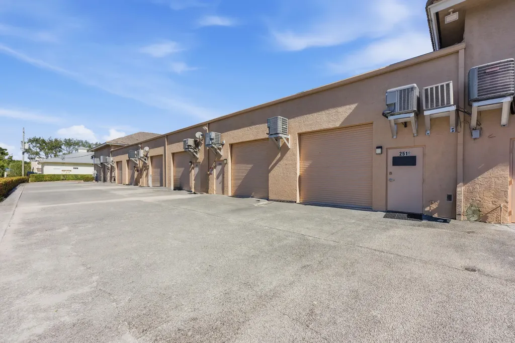 2518 SE Willoughby Boulevard Stuart FL 34994