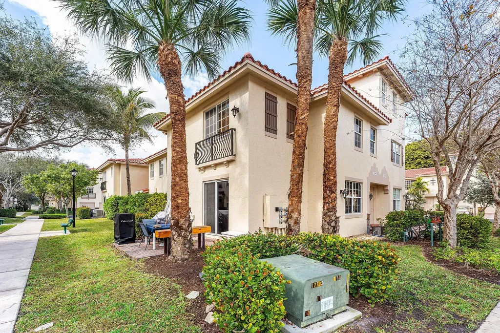 110 Stone Harbor Way Delray Beach FL 33444