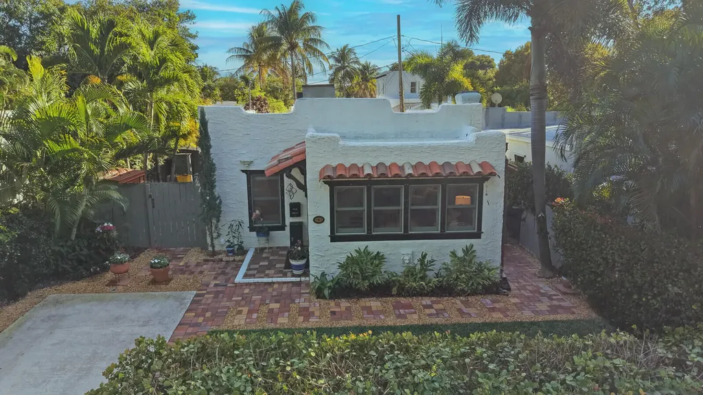 744 Penn Street West Palm Beach FL 33401
