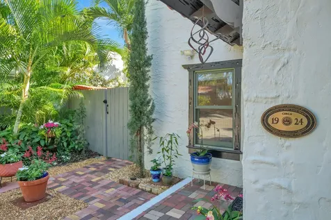 744 Penn Street West Palm Beach FL 33401