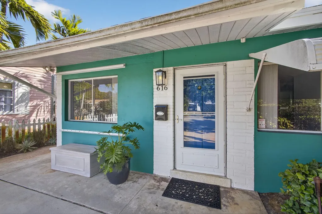 616 S N Street Lake Worth Beach FL 33460