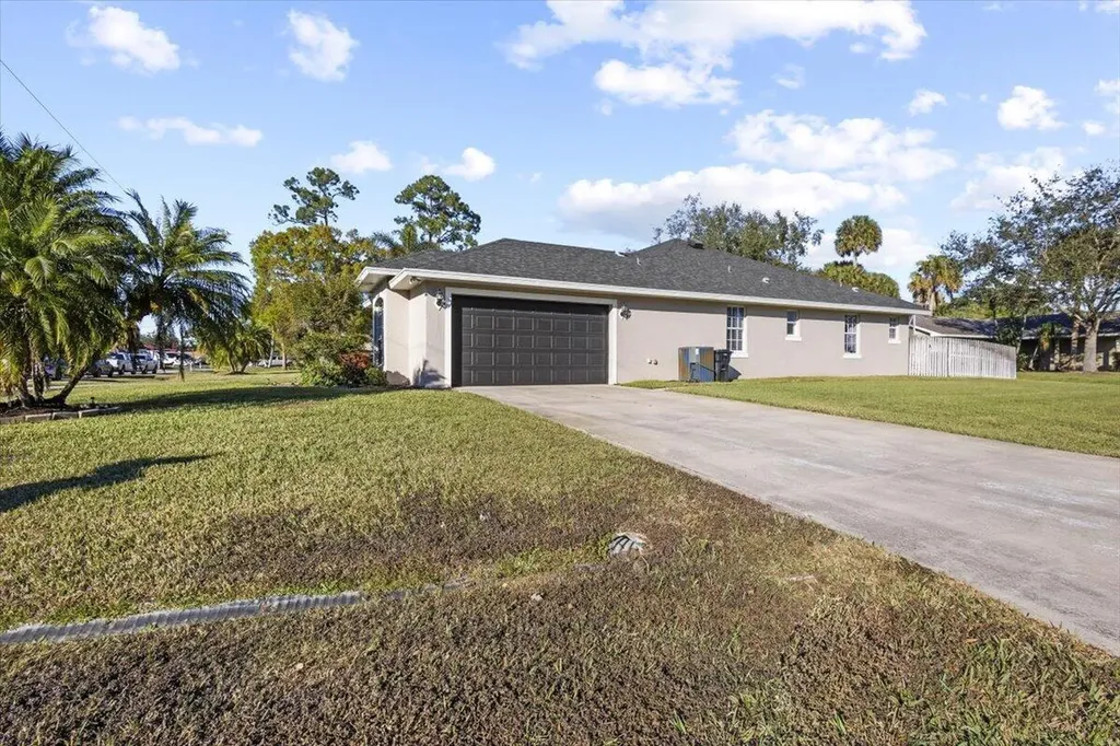 2161 SW Hyacinth Street Port St Lucie FL 34953