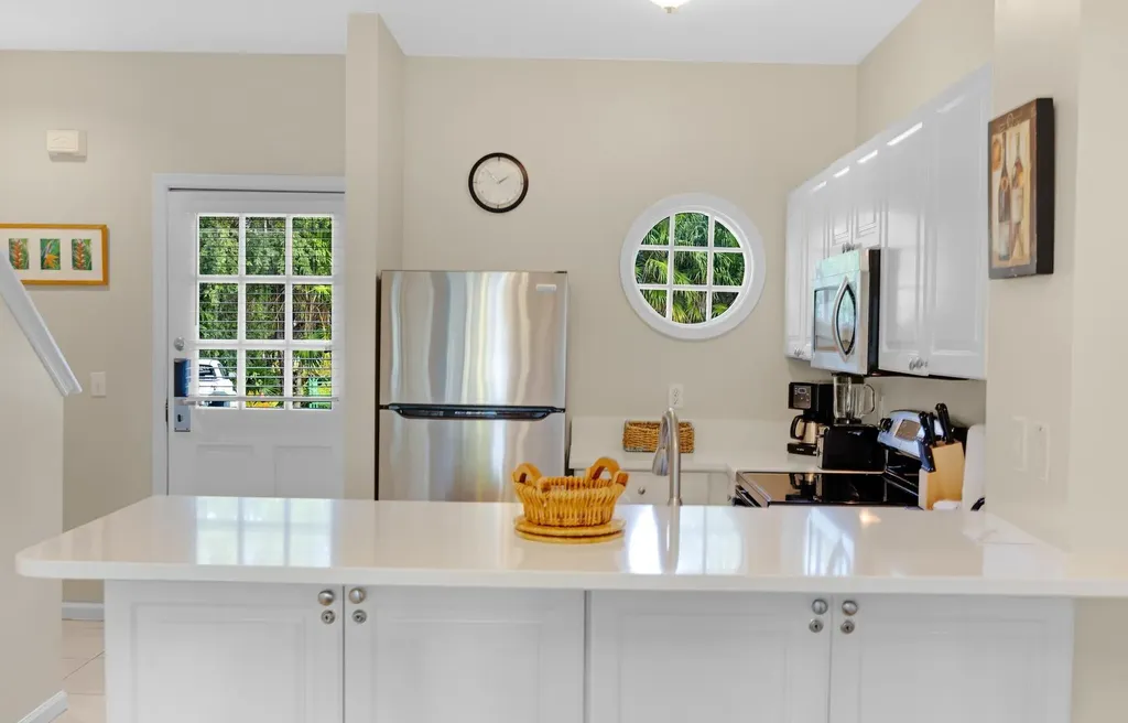 5081 Sunset Village Drive Duck Key FL 33050