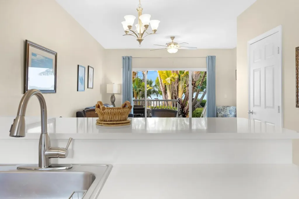 5081 Sunset Village Drive Duck Key FL 33050