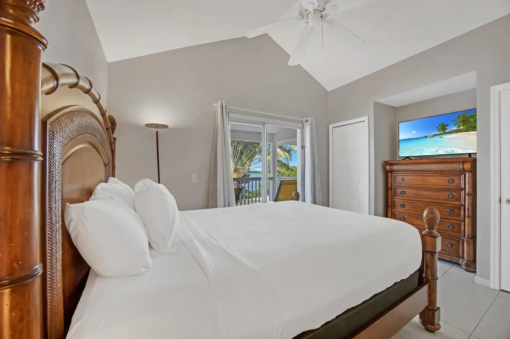 5081 Sunset Village Drive Duck Key FL 33050