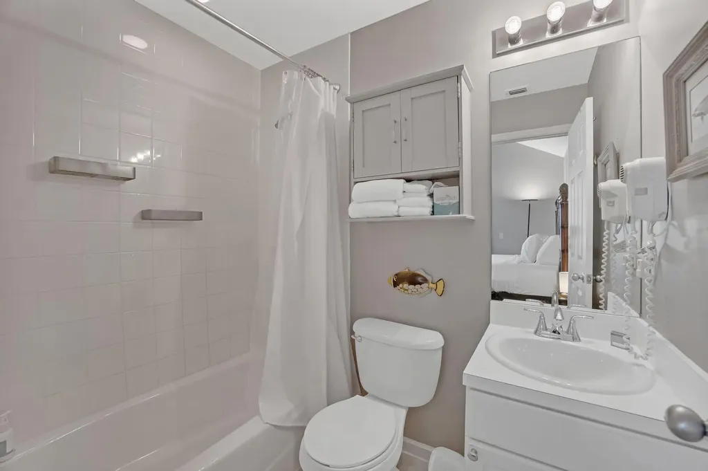 5081 Sunset Village Drive Duck Key FL 33050