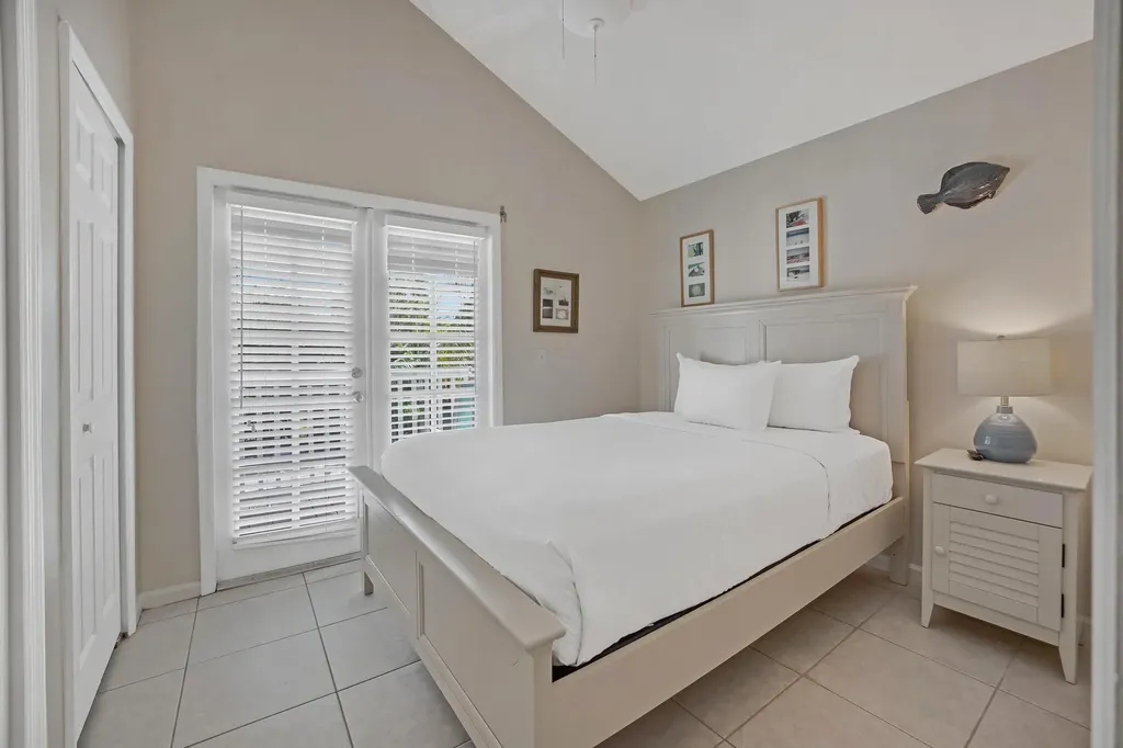 5081 Sunset Village Drive Duck Key FL 33050