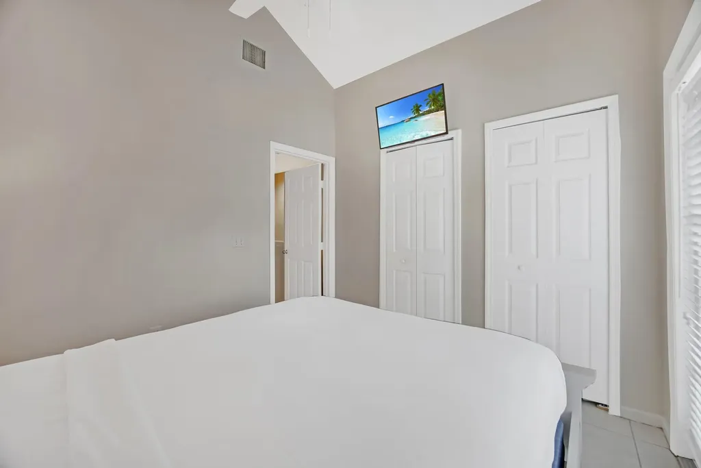 5081 Sunset Village Drive Duck Key FL 33050
