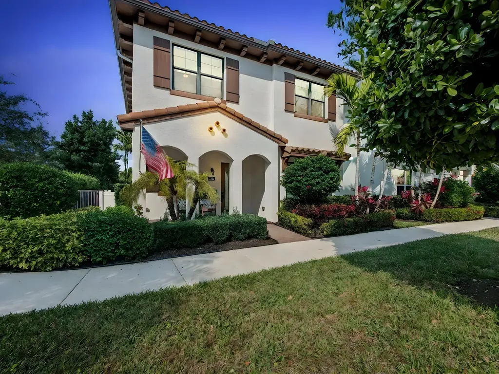 8125 Hobbes Way Palm Beach Gardens FL 33418