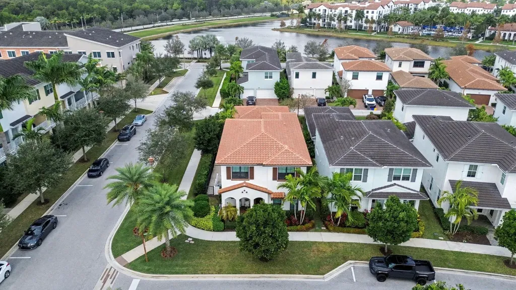 8125 Hobbes Way Palm Beach Gardens FL 33418