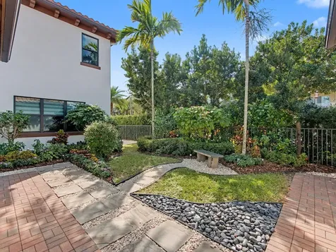 8125 Hobbes Way Palm Beach Gardens FL 33418