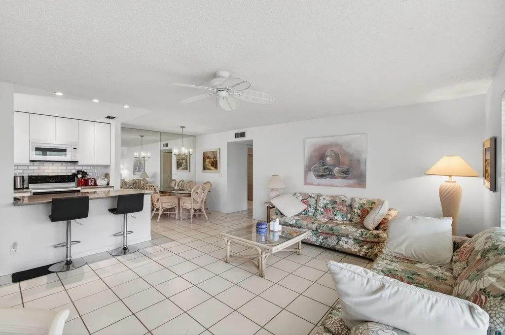 1327 High Point Way SE Delray Beach FL 33445