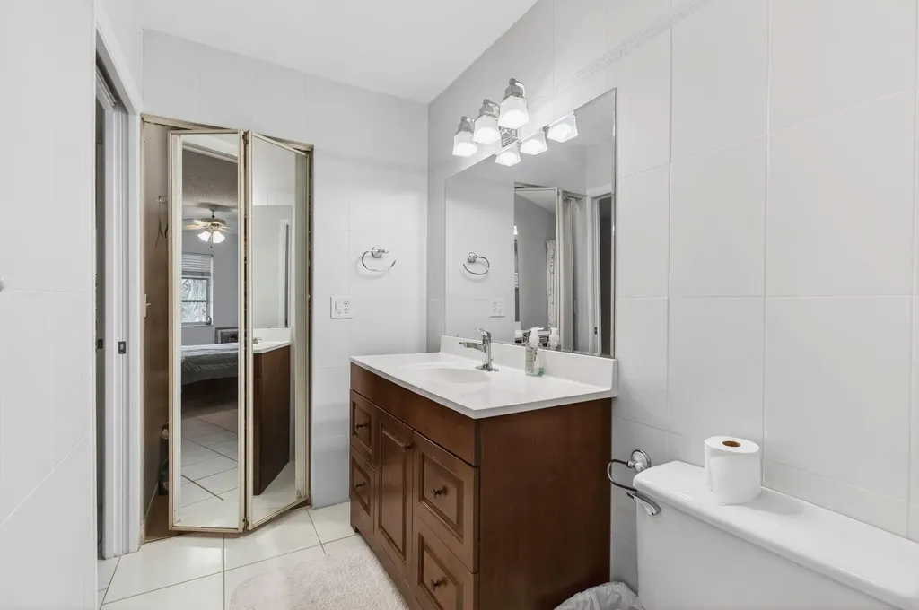 1327 High Point Way SE Delray Beach FL 33445