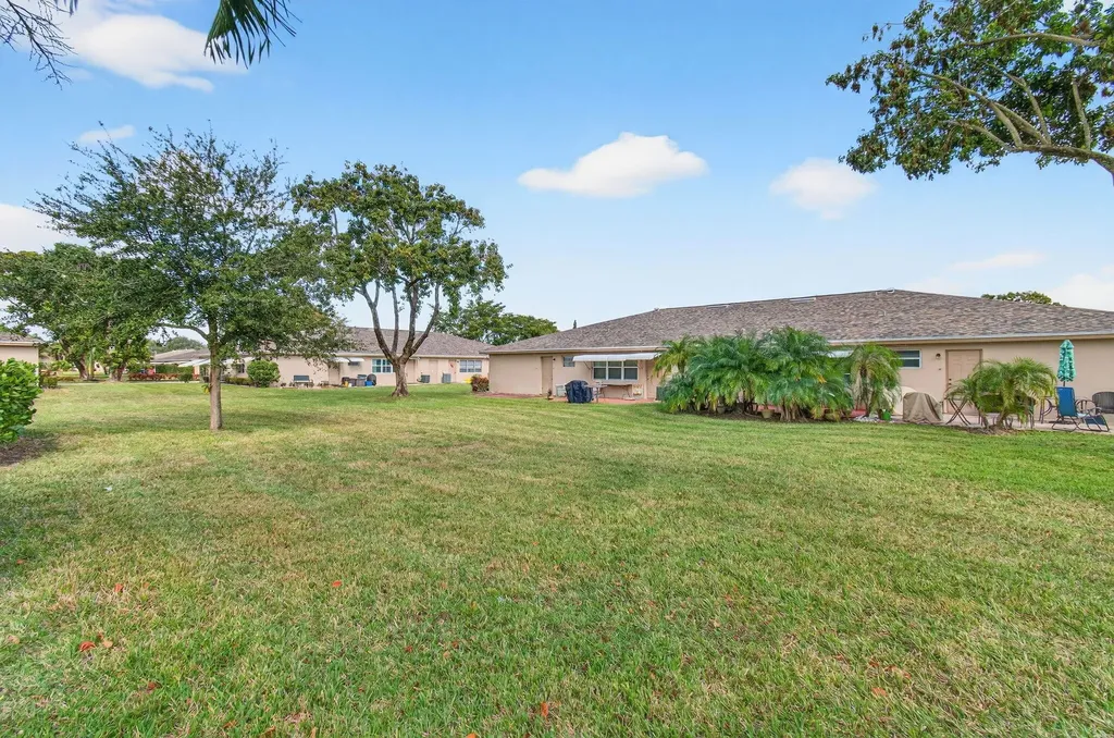 1327 High Point Way SE Delray Beach FL 33445