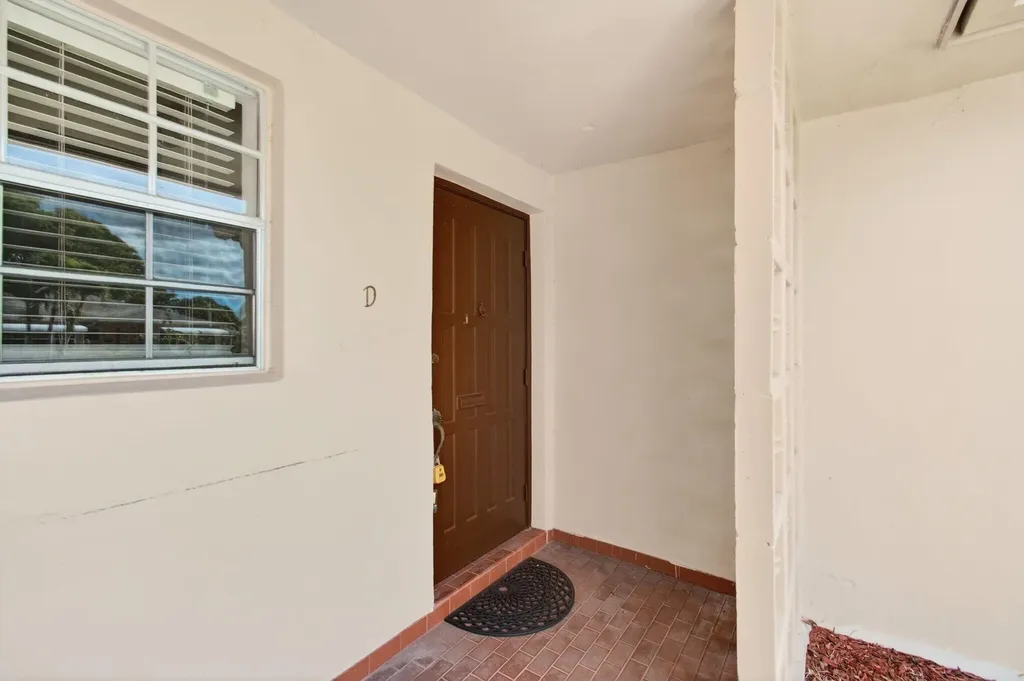 1327 High Point Way SE Delray Beach FL 33445