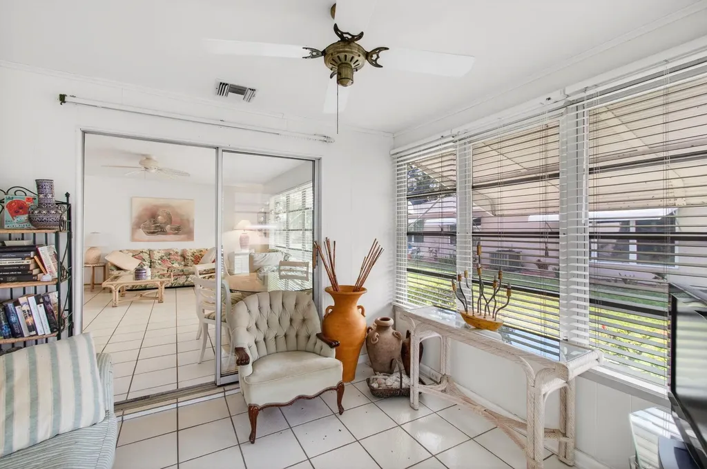 1327 High Point Way SE Delray Beach FL 33445