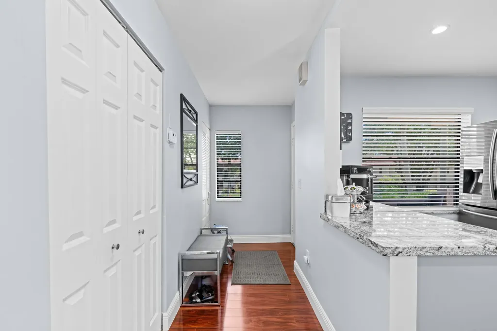 9265 Vista Del Lago Boca Raton FL 33428