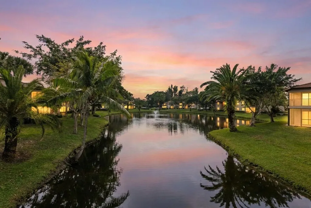9265 Vista Del Lago Boca Raton FL 33428