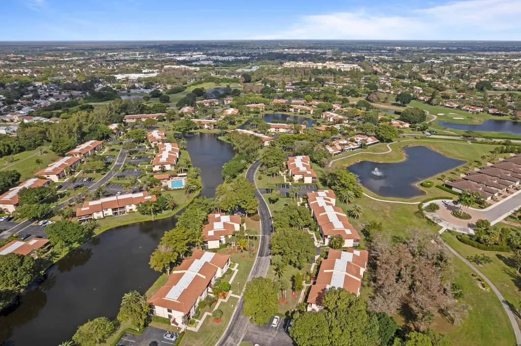 9265 Vista Del Lago Boca Raton FL 33428