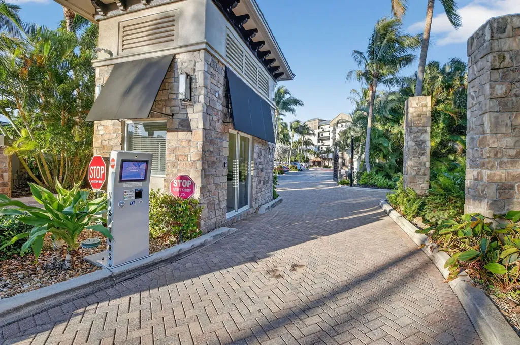 1035 S Federal Highway Delray Beach FL 33483