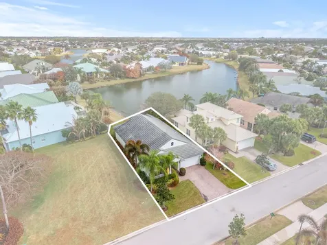 104 NW Willow Grove Avenue Port St Lucie FL 34986